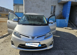 Toyota Estima 2010 года