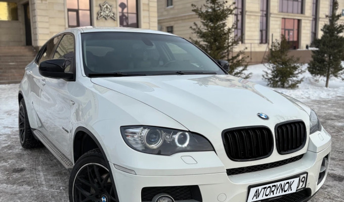 BMW X6 2010 года