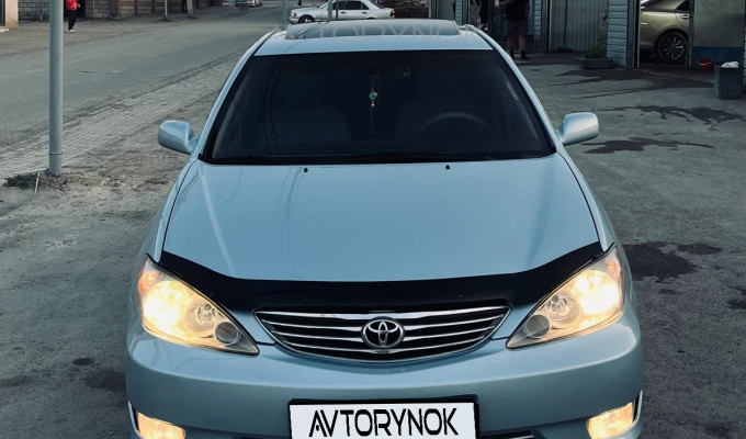 Toyota Camry 2005 года