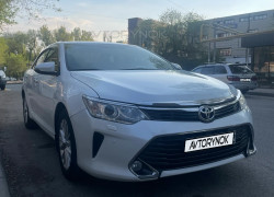 Toyota Camry 2015 года