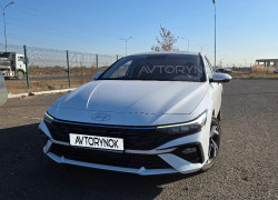 Hyundai Elantra 2024 года