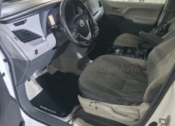 Toyota Sienna 2015 года