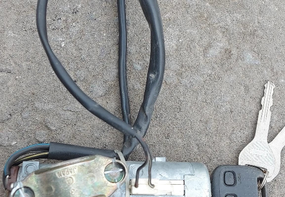 Замок зажигания Subaru Forester