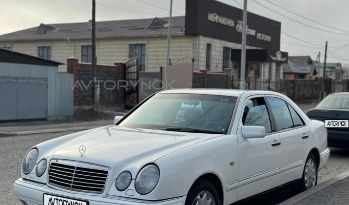 Mercedes-Benz E-Класс 1998 года