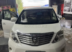 Toyota Alphard 2010 года