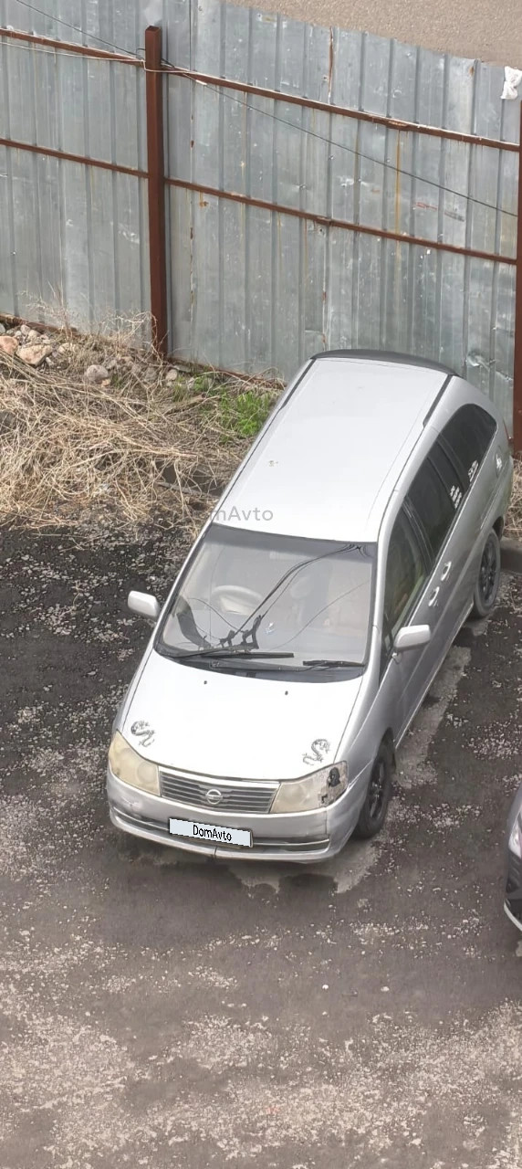 Nissan Liberty, 2001