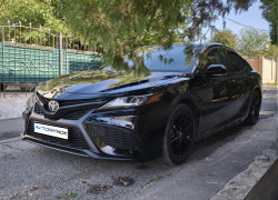 Toyota Camry 2020 года