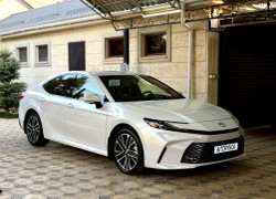 Toyota Camry 2025 года