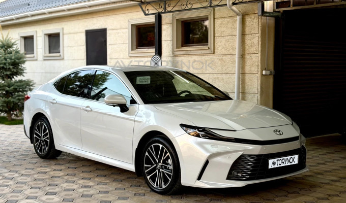 Toyota Camry 2025 года
