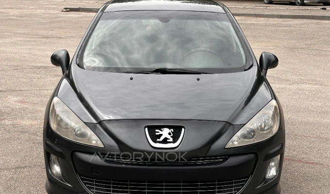 Peugeot 308 2008 года