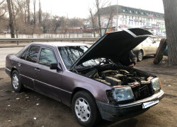 Mercedes-Benz E-Класс 1993 года