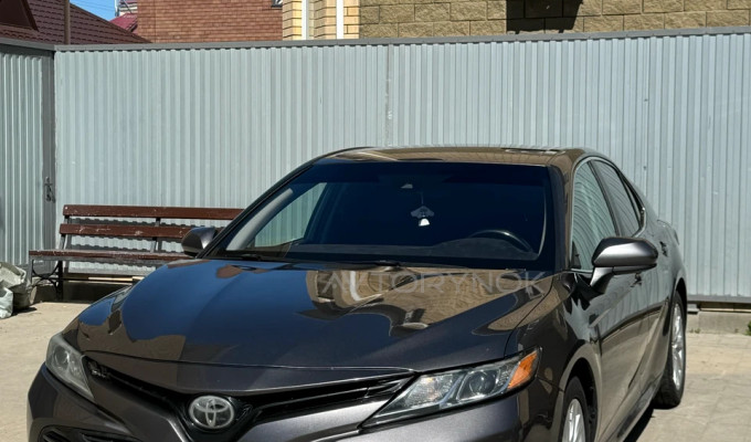 Toyota Camry 2018 года