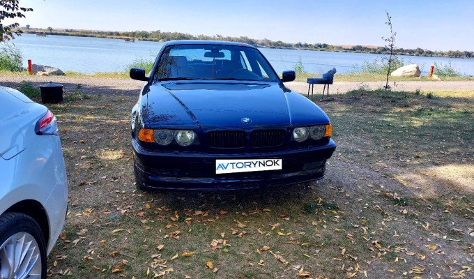 BMW 7 серия 1998 года