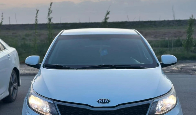 Kia Rio 2015 года