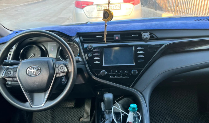 Toyota Camry 2019 года