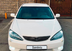 Toyota Camry 2005 года