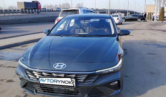 Hyundai Elantra 2024 года