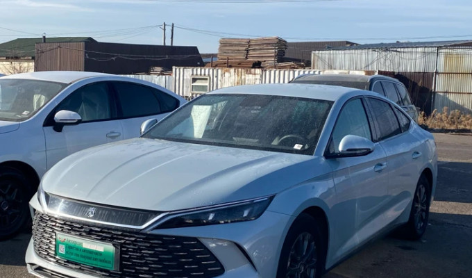 BYD Qin L DM-i 2024 года