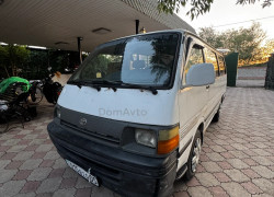 Toyota Hiace 1998 года