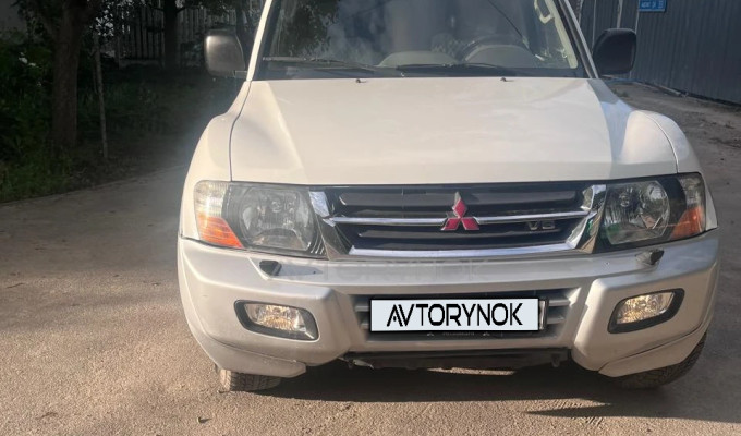 Mitsubishi Pajero 2001 года