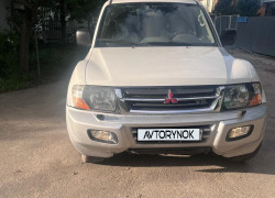 Mitsubishi Pajero 2001 года