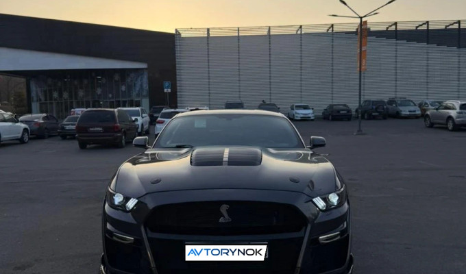 Ford Mustang 2017 года