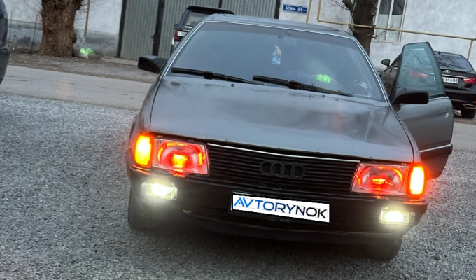 Audi 100 1989 года
