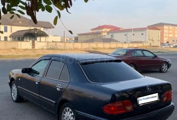 Mercedes-Benz E-Класс 1996 года