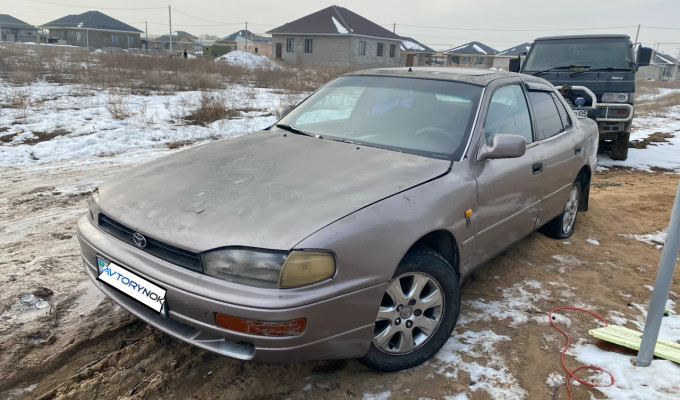 Toyota Camry 1993 года