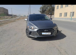 Hyundai Elantra 2018 года