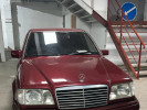 Mercedes-Benz E-Класс 1993 года