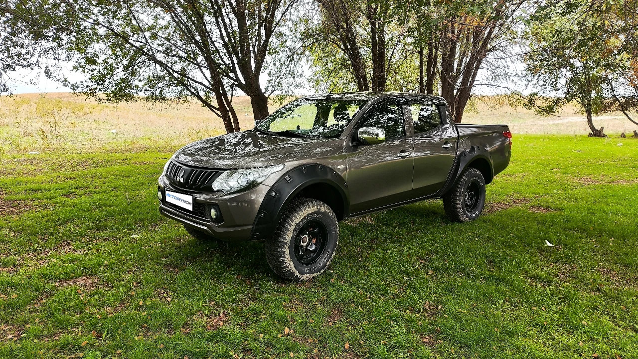 Mitsubishi L200, 2015