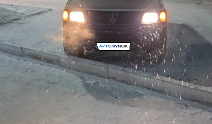 Mitsubishi Montero Sport 2000 года