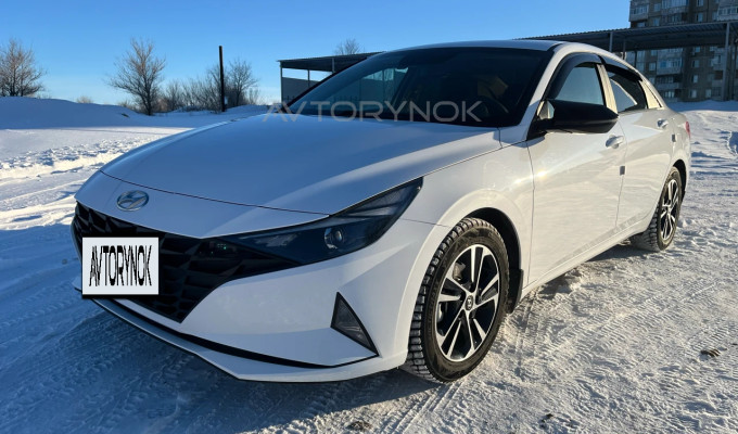 Hyundai Elantra 2021 года