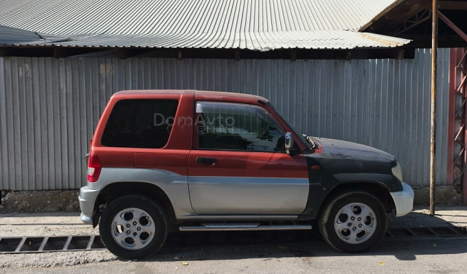 Mitsubishi Pajero iO 1998 года