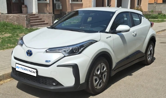 Toyota C-HR 2021 года