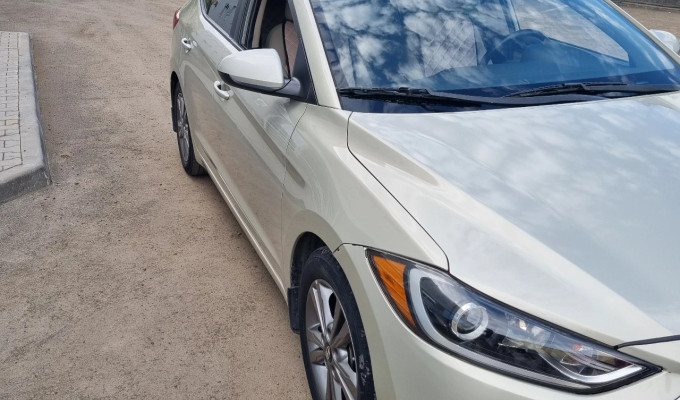 Hyundai Elantra 2018 года