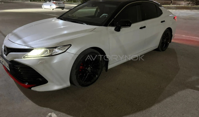 Toyota Camry 2018 года