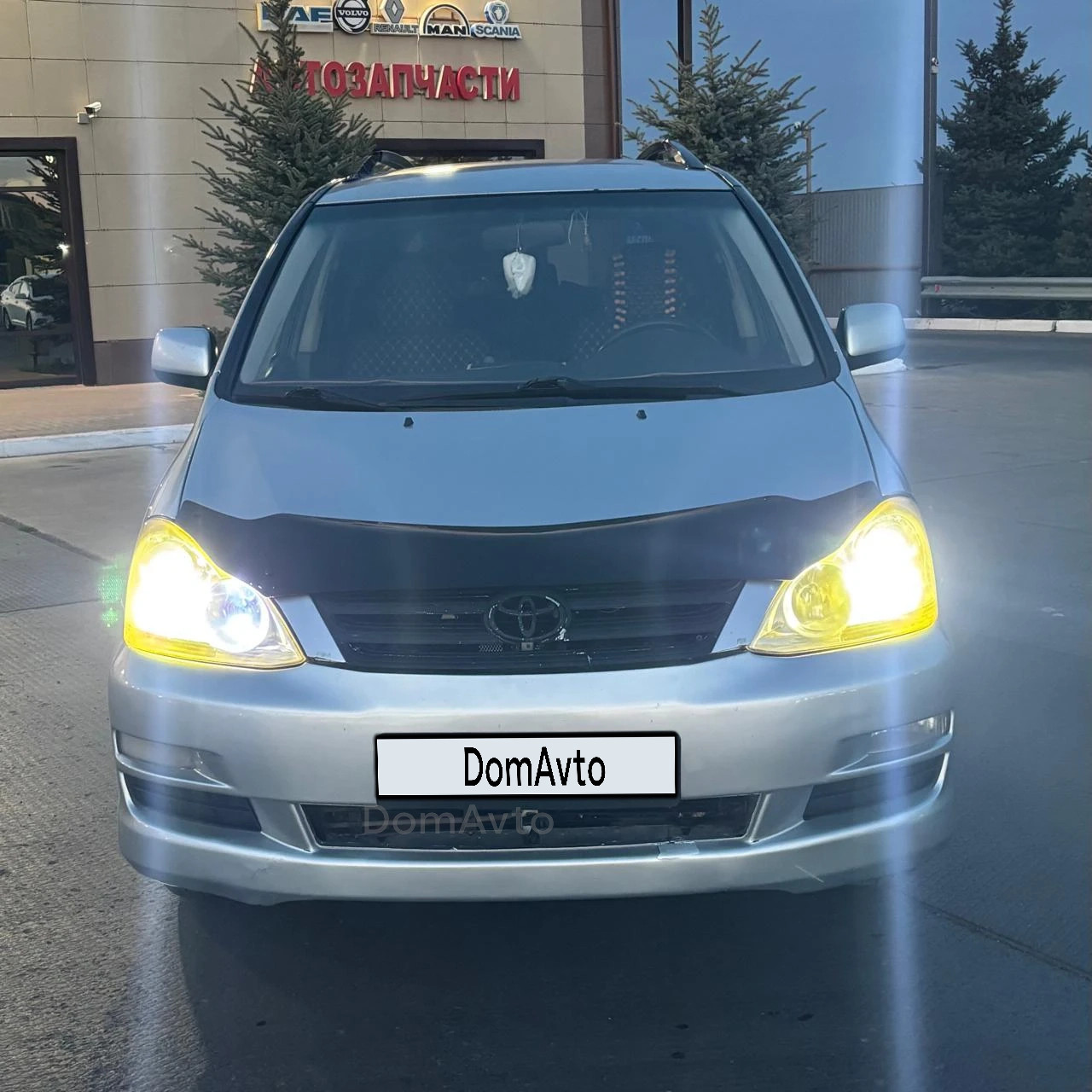 Toyota Avensis Verso, 2004