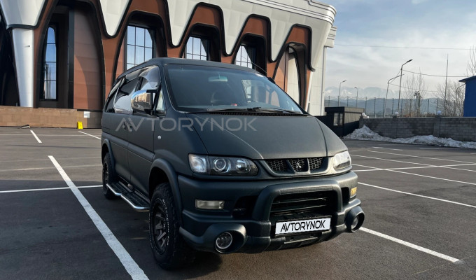 Mitsubishi Delica 1995 года