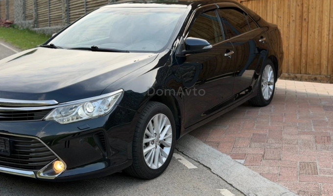 Toyota Camry 2015 года