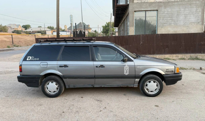 Volkswagen Passat 1990 года