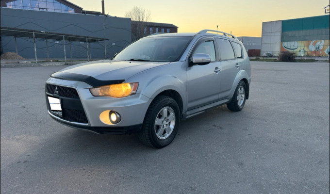 Mitsubishi Outlander 2010 года