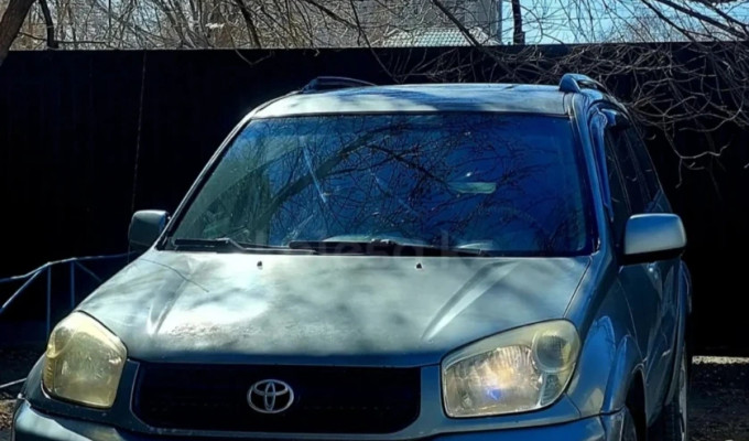 Toyota RAV4 2003 года