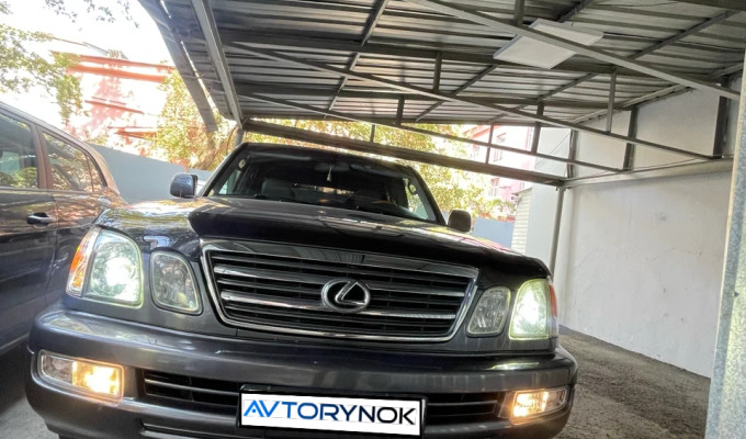 Lexus LX 2005 года