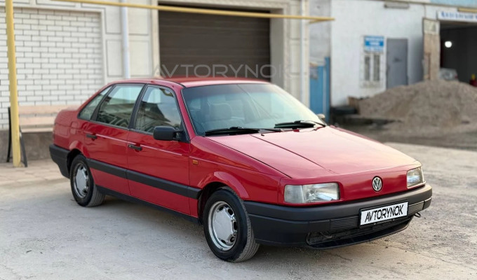 Volkswagen Passat 1990 года
