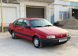 Volkswagen Passat 1990 года