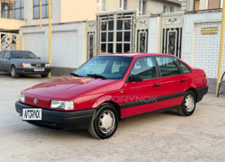 Volkswagen Passat 1990 года