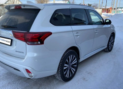 Mitsubishi Outlander 2022 года