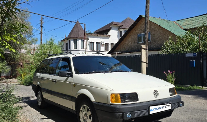 Volkswagen Passat 1992 года